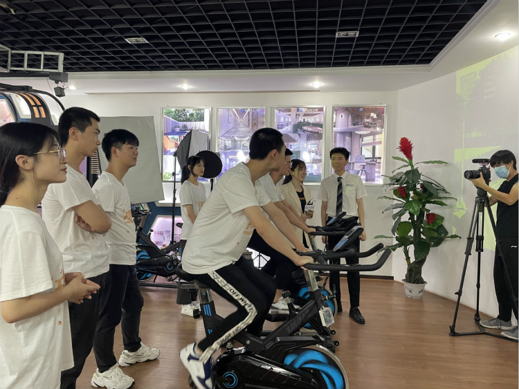 央視頻云端夏令營攜手新華電腦，開啟動(dòng)漫設(shè)計(jì)小課堂！